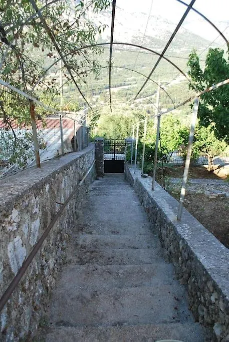 Vintage Relaxing Villa With Garden & Amazing View! Ferendinata