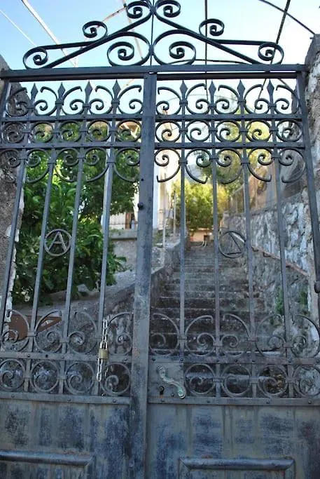 Holiday home Vintage Relaxing Villa With Garden & Amazing View! Ferendinata