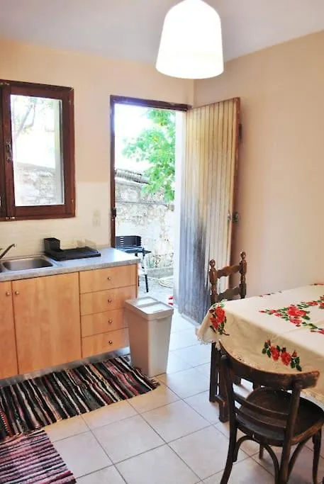 Vintage Relaxing Villa With Garden & Amazing View! Ferendinata Greece