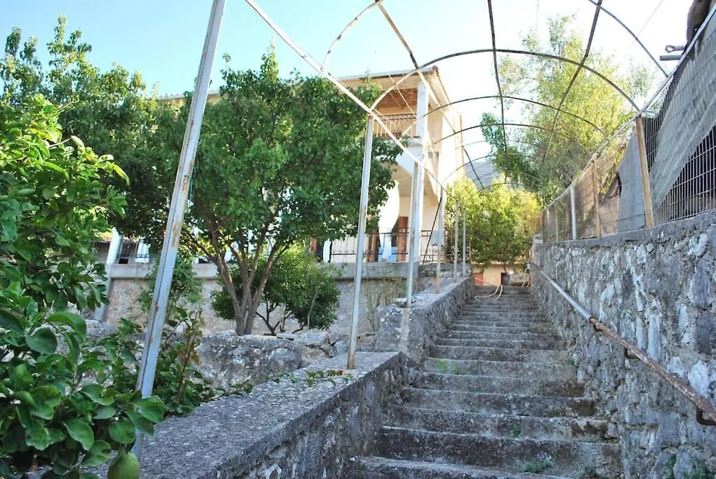 Holiday home Vintage Relaxing Villa With Garden & Amazing View! Ferendinata