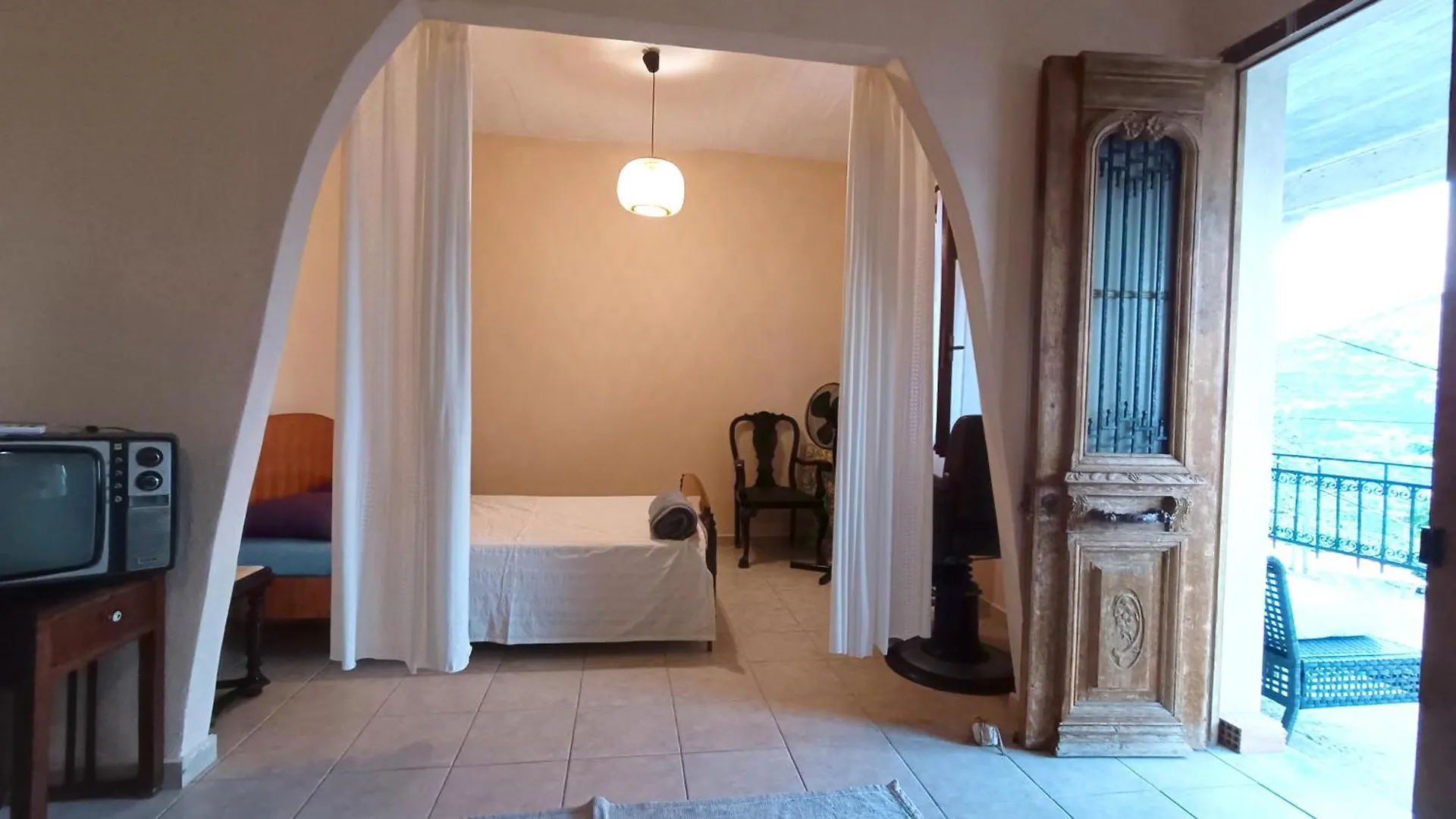 Vintage Relaxing Villa With Garden & Amazing View! Ferendinata 0*,